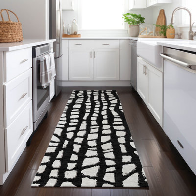 Lamanna Washable Striped Indoor / Outdoor Rug