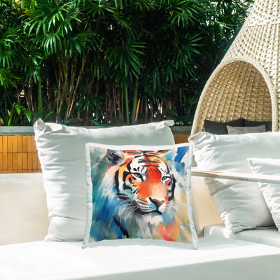 Coussin d'extérieur imprimé Subtle Tiger brossé par Walker Noble