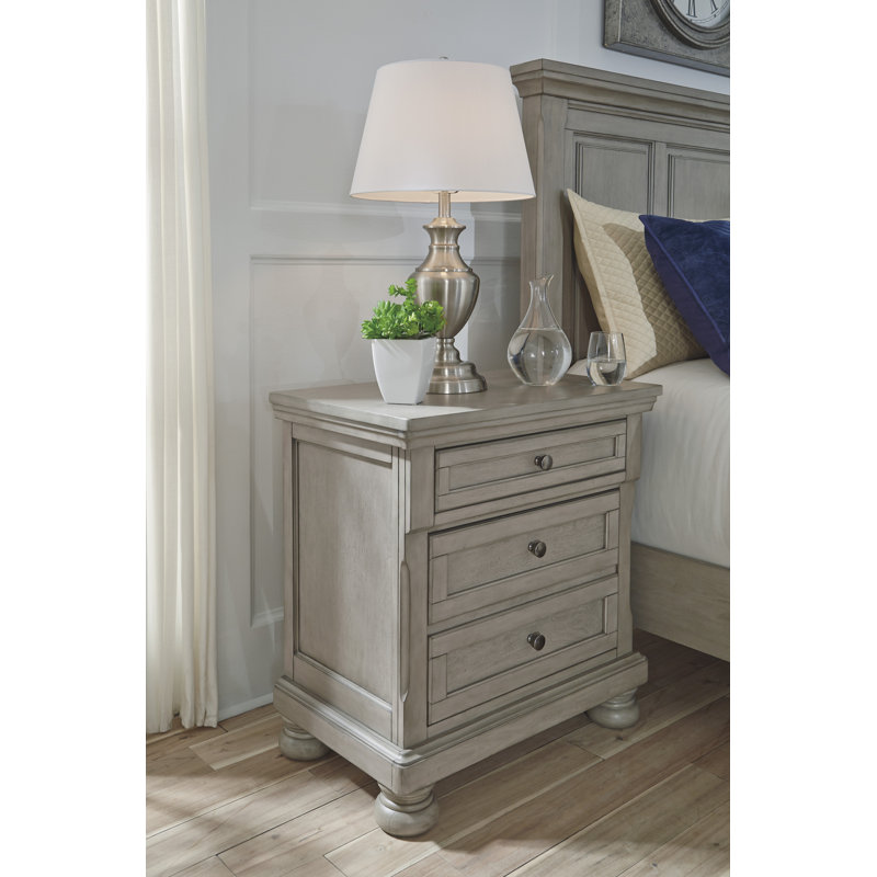 Grand lit à panneaux, commode et table de chevet Lettner