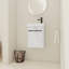 Meuble-lavabo flottant avec caractéristiques haut de gamme pour des salles de bain élégantes-114225379