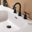 Robinet de lavabo de salle de bain 7,67 "traditionnel, bec pivotant à 3 trous et 2 poignées avec ensemble de bonde-128879777