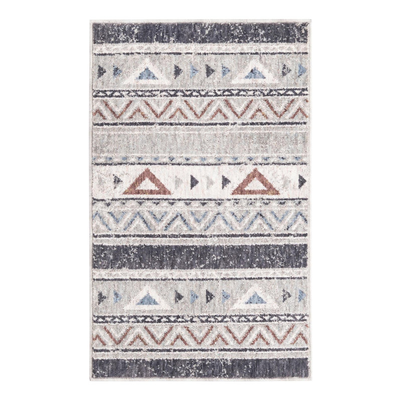 Perlita Geometric Indoor Rug, Rectangle 2' x 3'