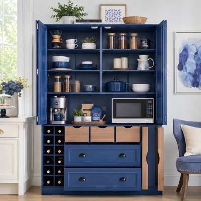 Armoire de cuisine Farmhouse avec tablettes réglables, tiroirs, support à vin et prise de courant