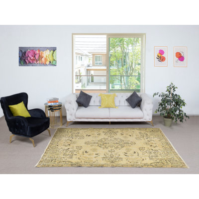 Tapis turc rétro 5,5 pi x 9 pi teint en jaune 4 décors modernes