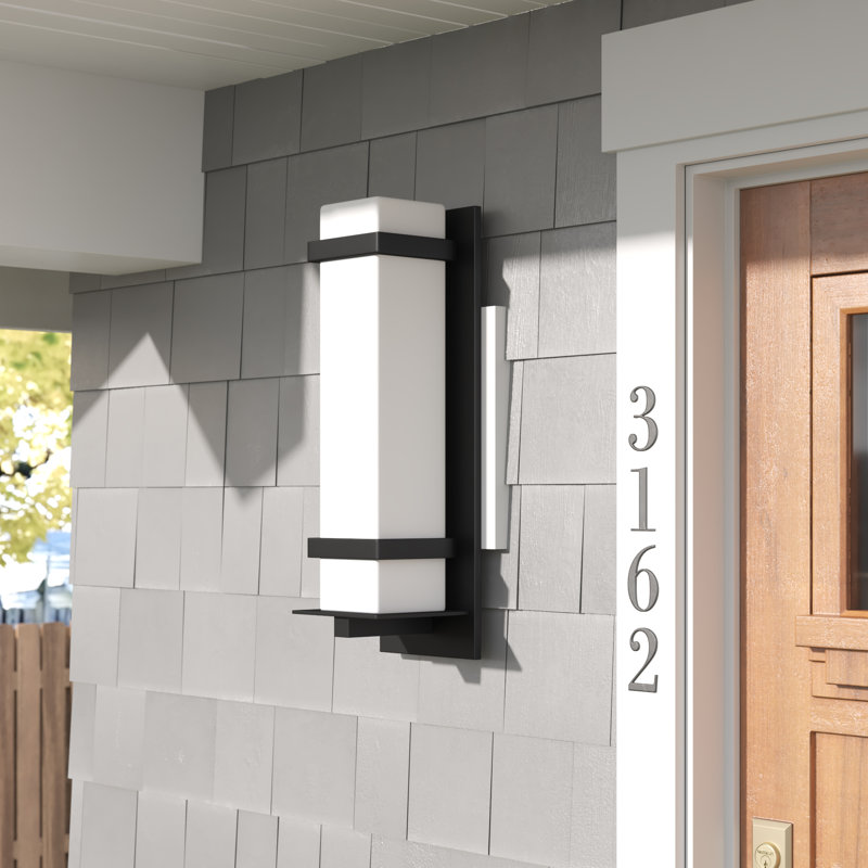 Grande lanterne murale d'extérieur à une lumière Alban de Génération Éclairage , Noir, Non, H 24,63 po x l 8 po x P 6,75 po