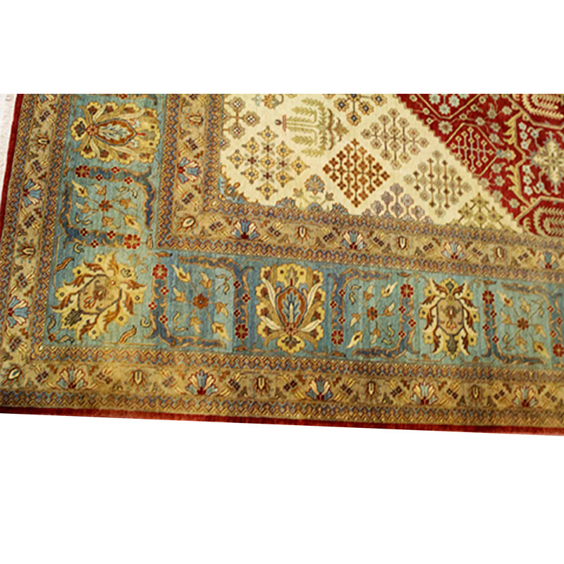 Wool Oriental Area Rug in Rust/Beige