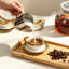 Ensemble de tasse et soucoupe en céramique 3,4 oz avec faîtage vertical et garniture en métal brossé (en forme de citrouille)-133594261