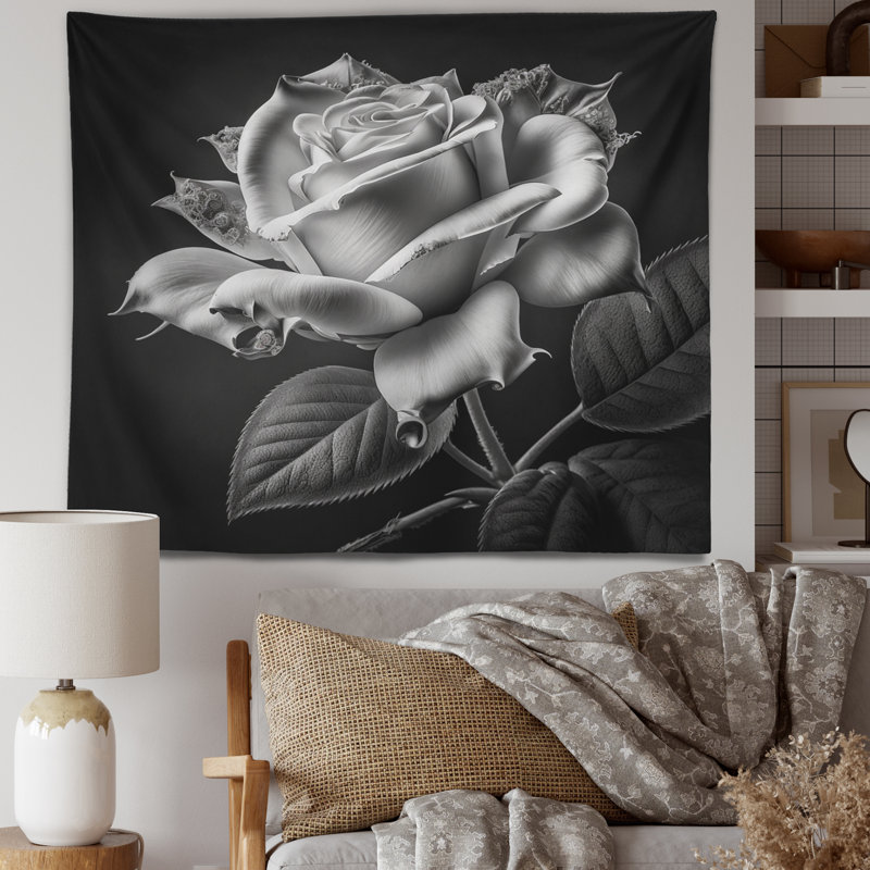 Tapisserie rose en polyester avec des punaises, H 50 po x l 60 po