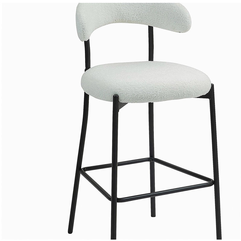 Tabouret de bar 26 po avec îlot de cuisine revêtu de tissu Teddy, base thermolaquée noire et repose-pieds