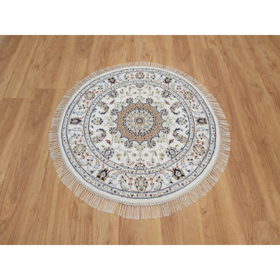 Tapis oriental rond blanc perle 3 pi 2 po x 3 pi 2 po en laine et soie Nain avec motif de médaillon floral noué à la main 250 KPSI