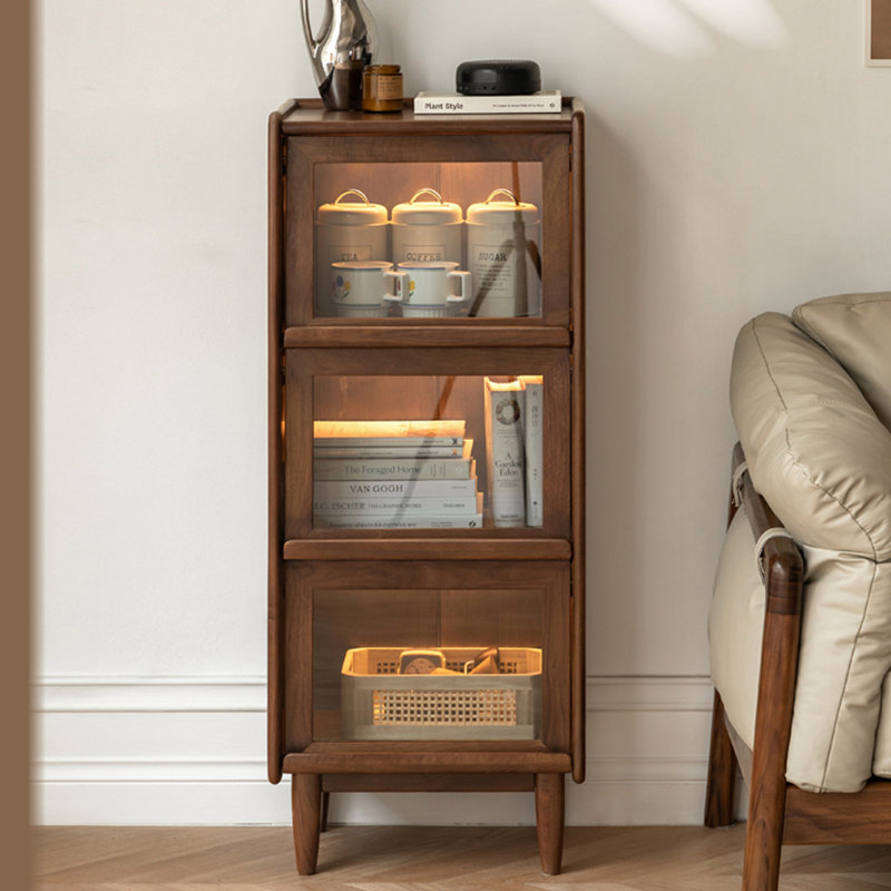 Vitrines en bois massif noisette + verre
