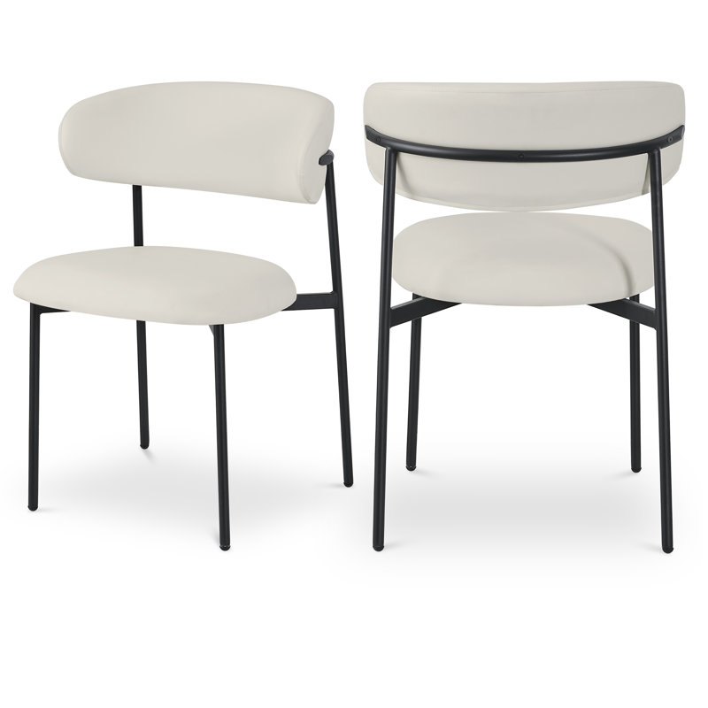 Chaise de salle à manger rembourrée Lupita, Cuir végétalien blanc cassé, Noir mat