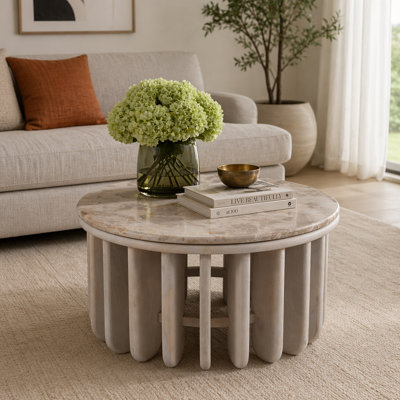Table basse ronde en crème élégante, pièce maîtresse de salon spacieuse de 35 po, décoration intérieure élégante et moderne