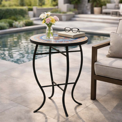 Table d'appoint d'extérieur, durable et stylisée