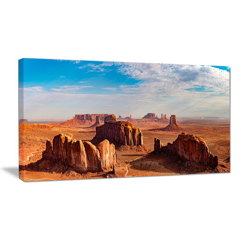 Monument Valley, vue aérienne du ciel - reproduction de photo sur toile tendue, H 16 po x l 32 po x P 1 po, Toile tendue