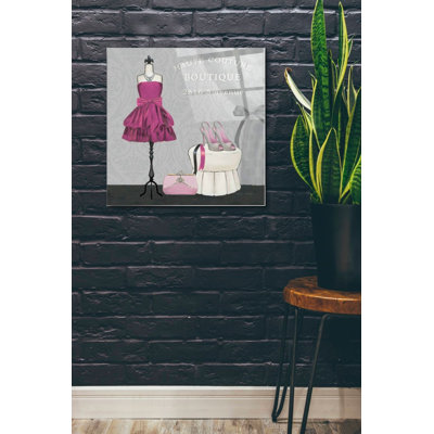 "Dress Fitting Boutique Sq II" par Marco Fabiano, art mural en verre acrylique, 24 po x 24 po