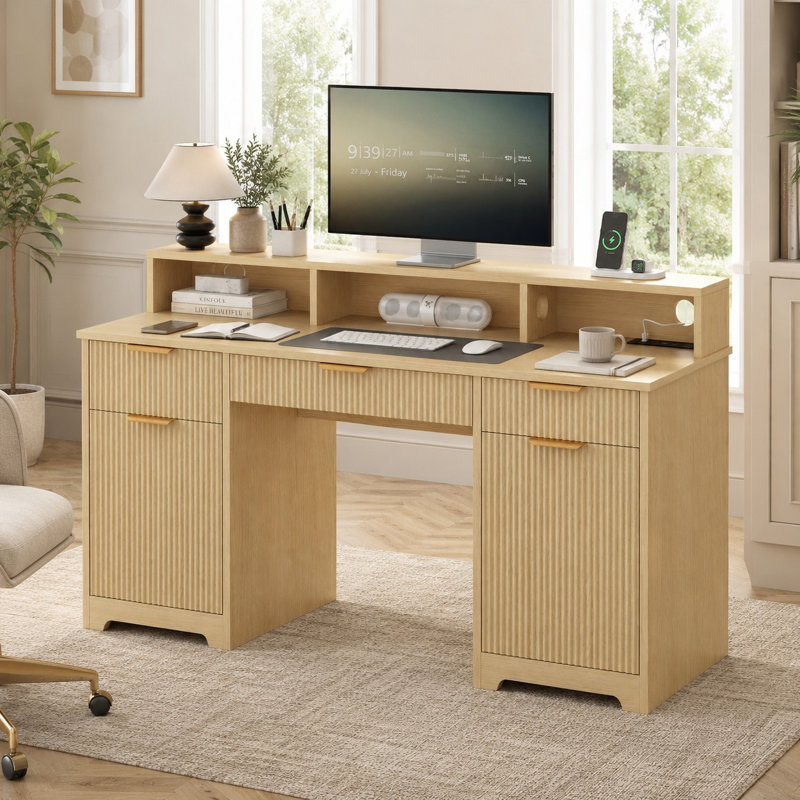 Bureau d'ordinateur cannelé moderne l 59 po avec huche, bureau à domicile avec 3 tiroirs, armoires de rangement et prises de courant