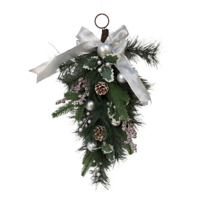 Décoration de Noël artificielle en forme de larme, décoration murale suspendue hivernale 23,6 pouces avec arc doré, boules de Noël, pommes de pin, baies et feuilles de houx, décoration de Noël pour porte d'entrée, mur, porche, décoration intérieure