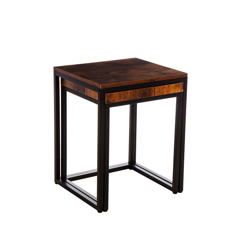 Tables gigognes en bois massif