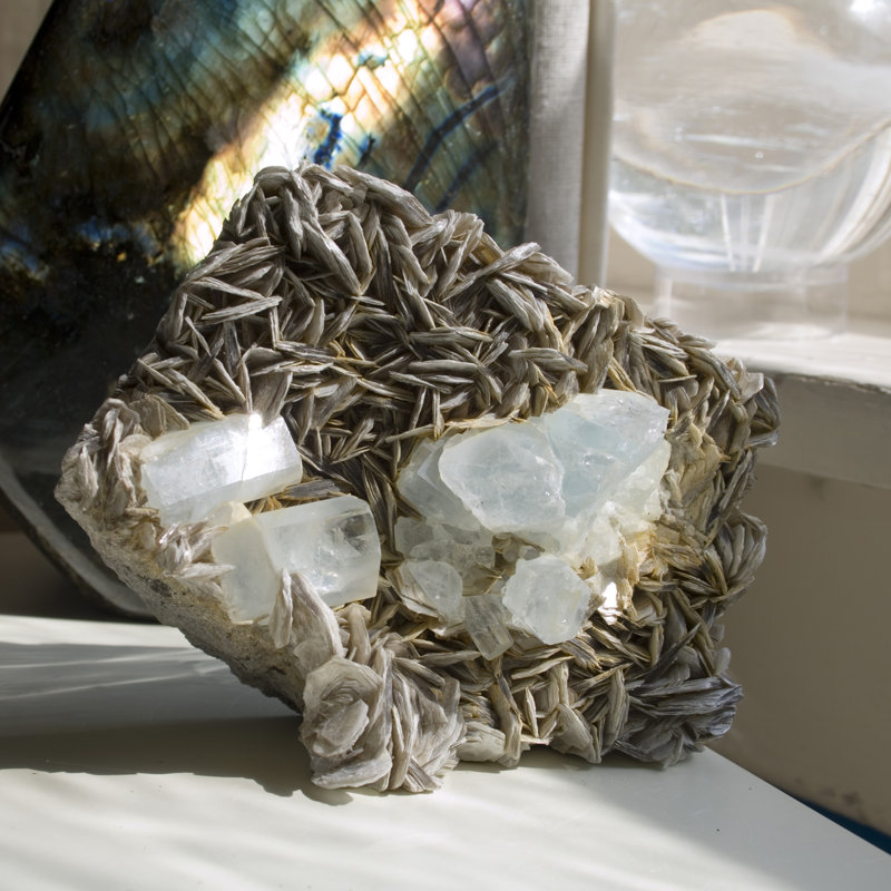 Einari Gemstone Crystal Decorative Object