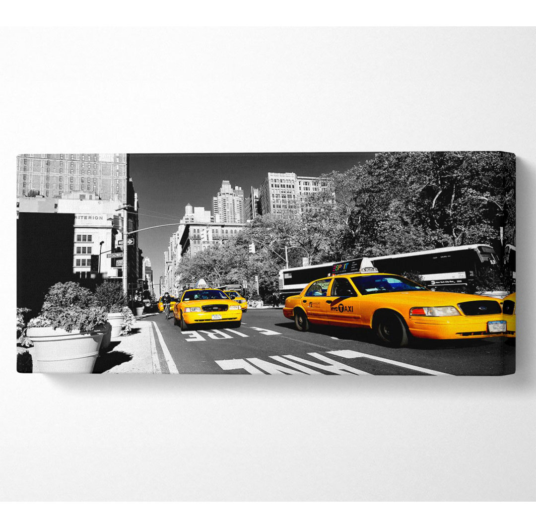 New York Yellow Taxi Drive - Kunstdrucke auf Leinwand