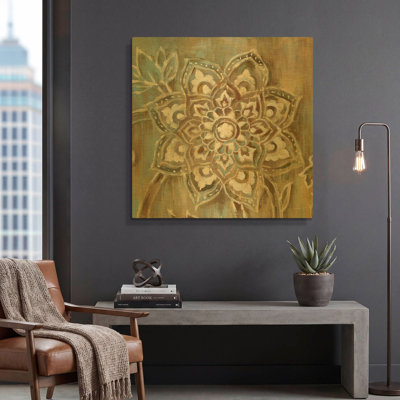 «Henna II Blue» par Danhui Nai, art mural en métal doré, 36 po x 36 po