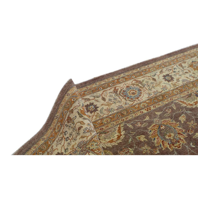 Tapis brun tissé à la main