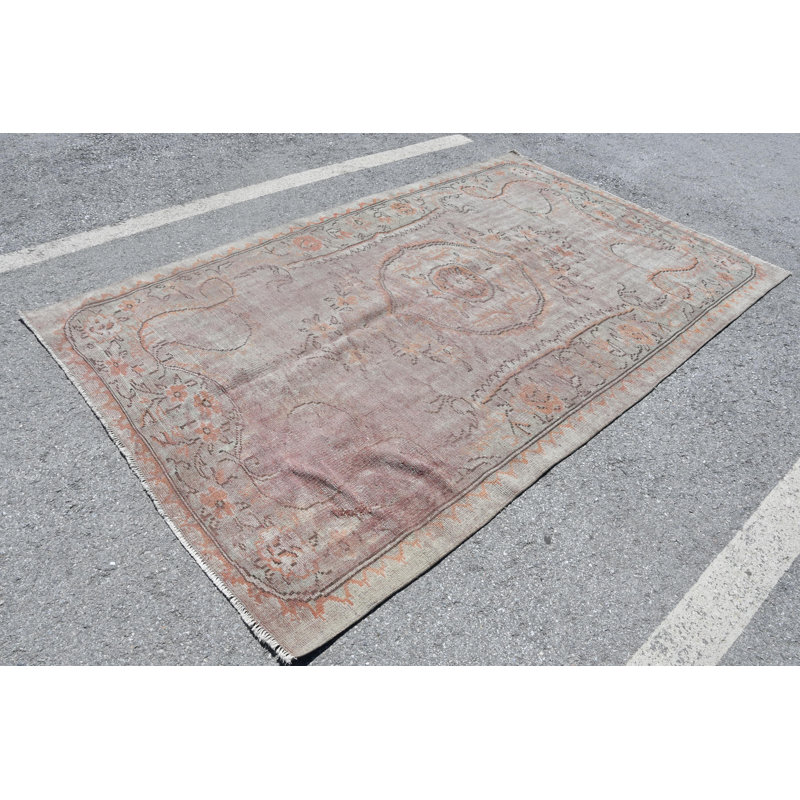 Tapis turc rétro en laine tissé à la main avec des tons pastel doux et un motif à médaillon floral beige / orange