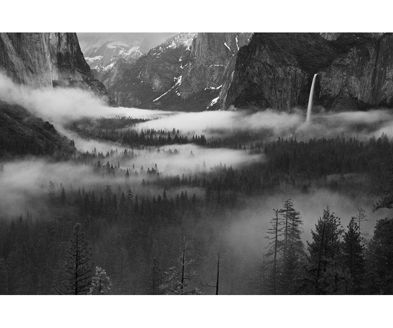 Art sur toile tendue Loon Peak® Zeng, Hong, brouillard flottant dans la vallée de Yosemite, H 33 po x l 48 po