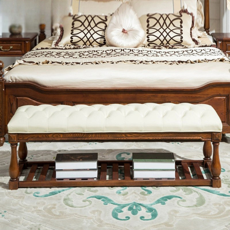Long banc de rangement en cuir blanc