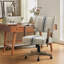 Chaise de travail en lin avec accoudoirs en bois massif et garniture cloutée Bromley Farmhouse-794978832