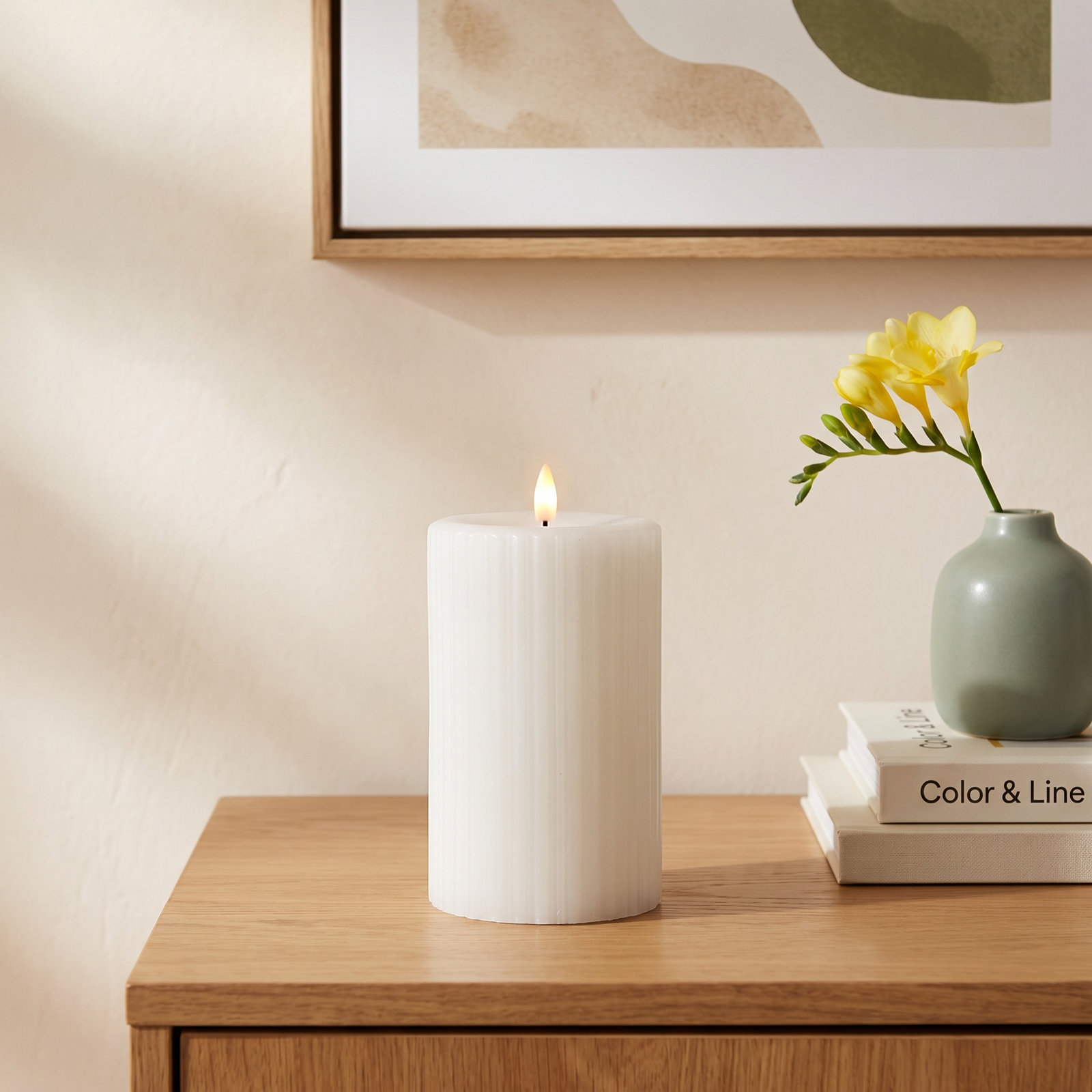 Ribbed Paraffin Wax Moving Flame Flameless Candle, White