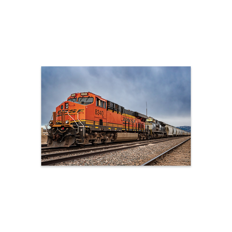 «BNSF Engines At Rest On Plastique / Acrylique» par Christopher Thomas