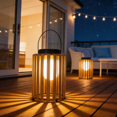 Lot de 2 lanternes solaires d'extérieur étanches avec poignée, 31,5 x 19 cm, lampes solaires suspendues, DEL blanc chaud s'allumant du crépuscule à l'aube, idéales pour terrasse, jardin, porche et cour.