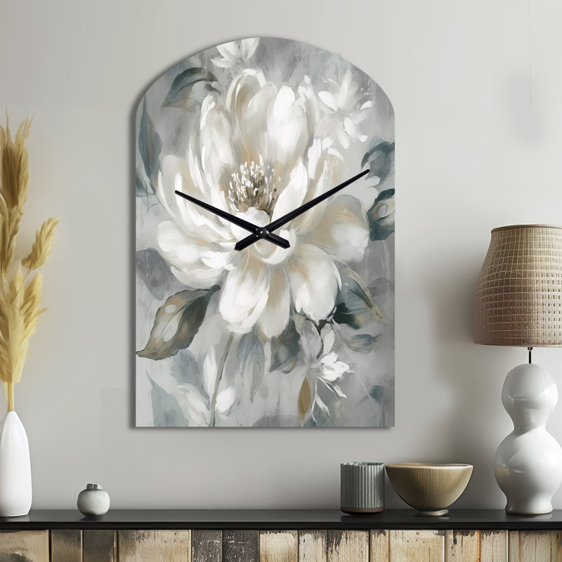 Pivoine blanche blanche, pivoines en mouvement I - horloge murale en métal pivoines, impression d'horloge murale asymétrique moderne
