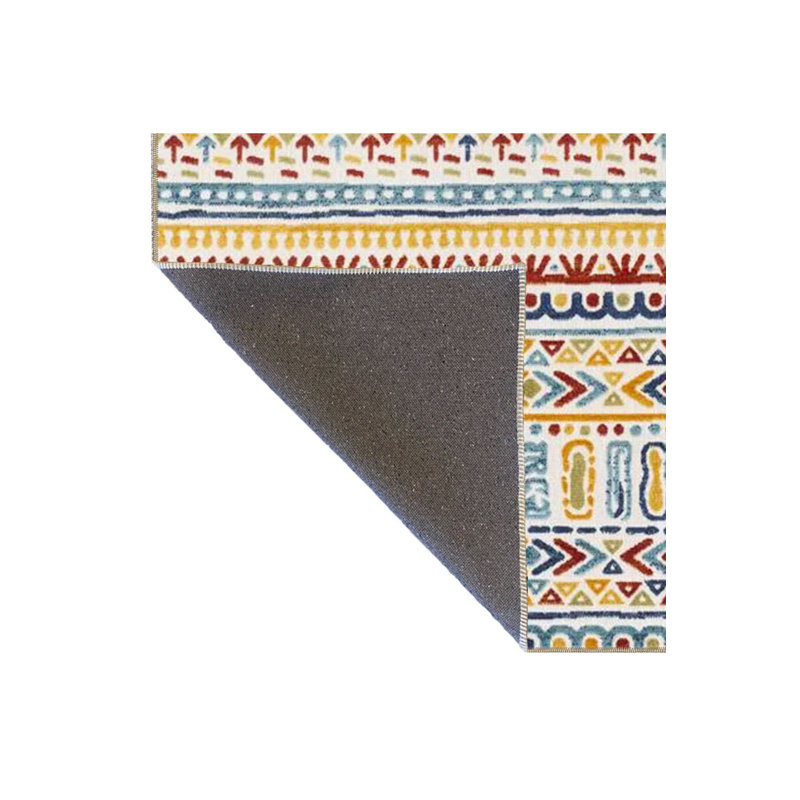 Tapis à motif géométrique triangulaire, Tapis de couloir 2 pi 6 po x 6 pi 7 po inclus