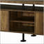 Meuble télé rustique en chêne et noir à 2 tablettes avec beaucoup de rangement, parfait pour les salons modernes et traditionnels.