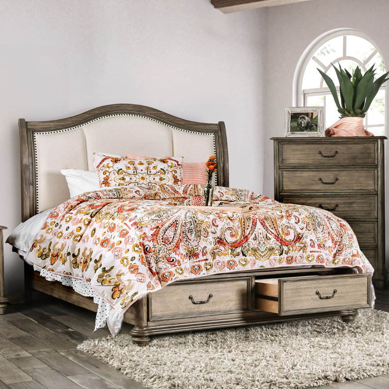 Queen Bed, Queen