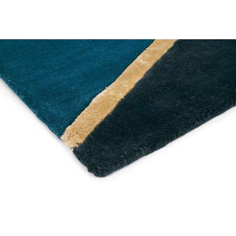 Hand Tufted Area Rug in Red/Blue, Rectangle 4'7" x 6'7"