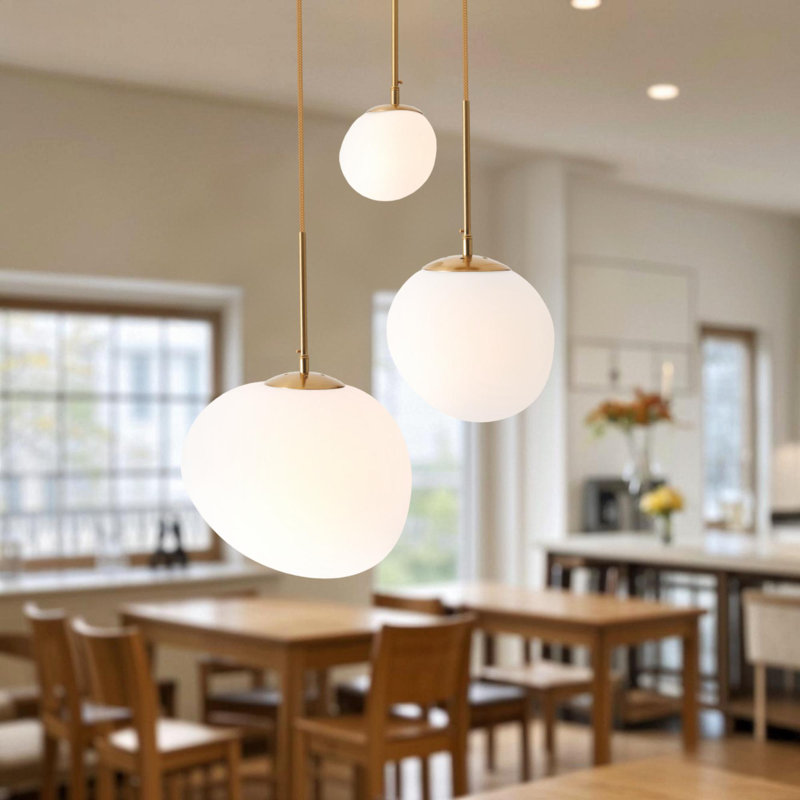 Luminaire suspendu doré à trois têtes dorées irrégulières E26