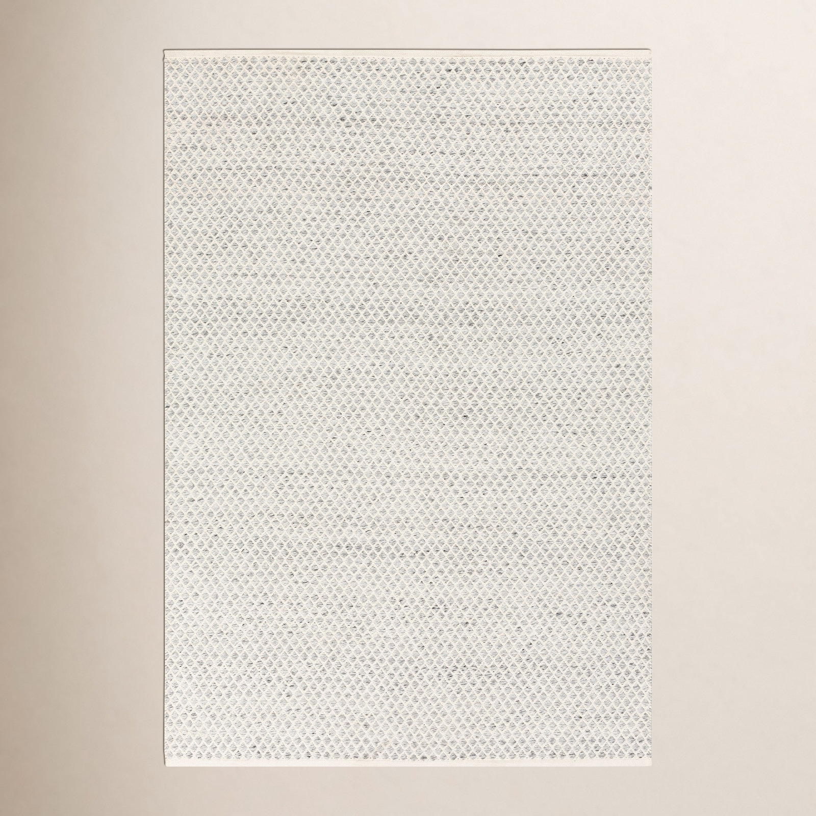 Hinton Gray Hand-Woven Outdoor Geometric Rug, Rectangle 2' x 3'