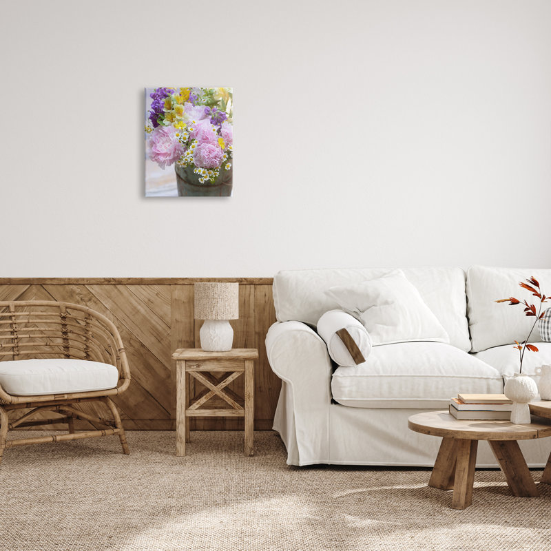 «Spring Blooms In Bucket On Canvas» par Claire Brocato, reproduction, H 20 po x l 16 po x P 1,5 po