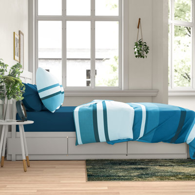 GC Printed Striped Duvet Cover Set with Pillowcases