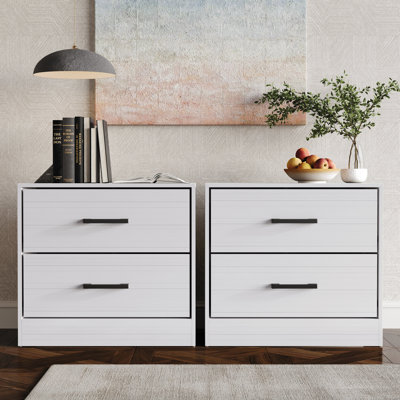 Deux tables de chevet en blanc