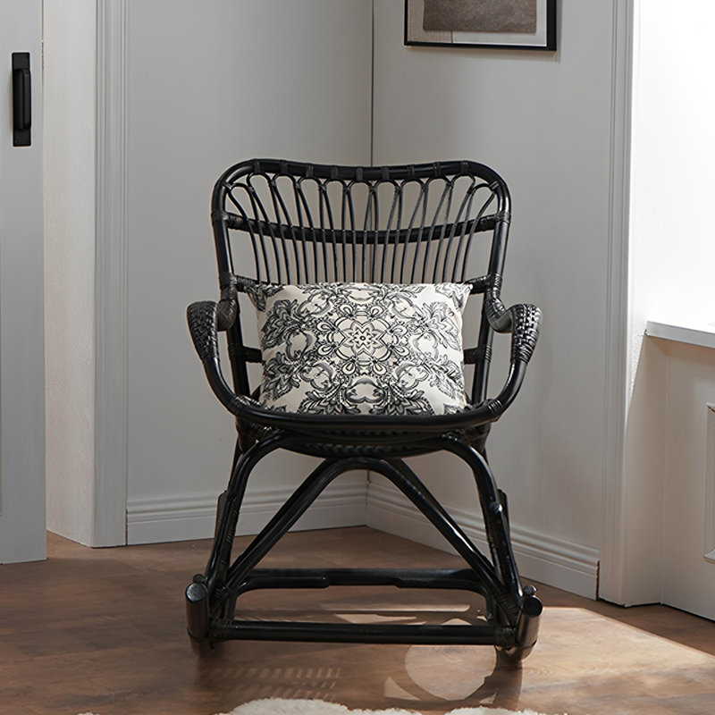 Chaise berçante simple en rotin