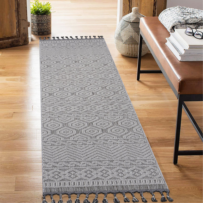 Grey/White /Geometric Indoor/Outdoor Area Rug, Runner 2'2" x 8'