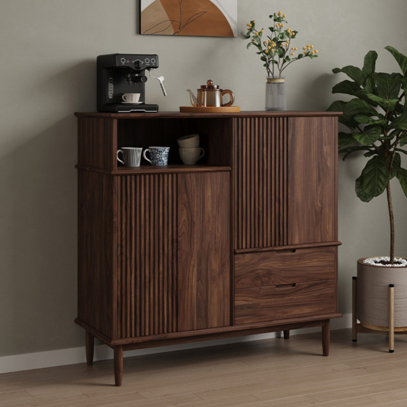 Buffet entièrement en bois massif