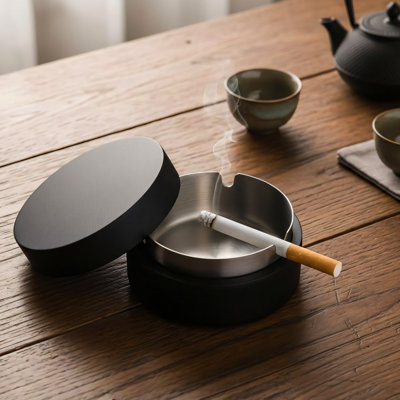 Joli cendrier en bois et acier inoxydable avec couvercle. Coupe-vent et portable. Convient pour la maison, le bureau, les fêtes en plein air et autres occasions. Noir