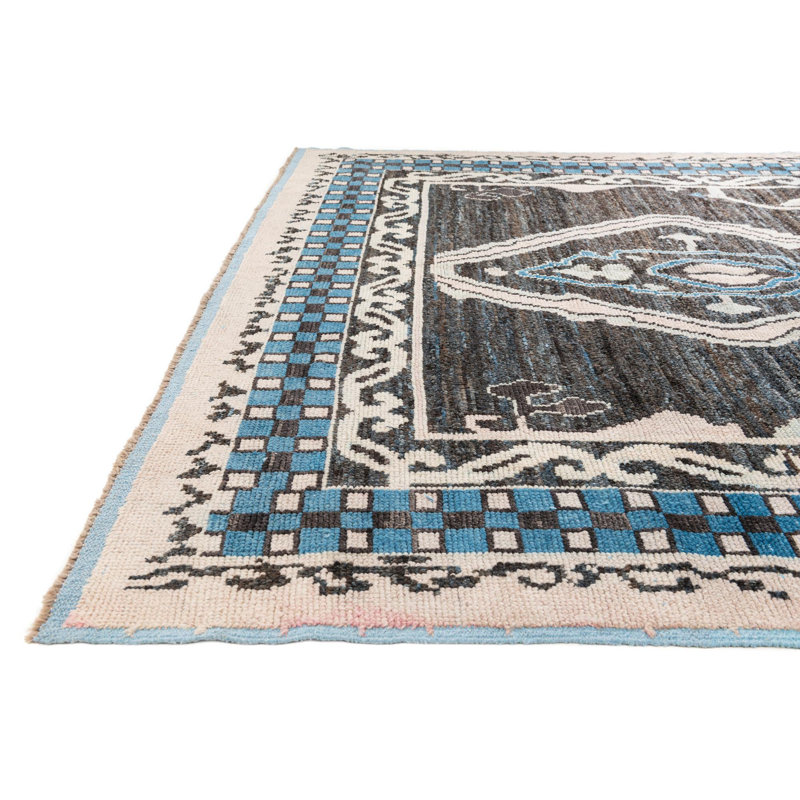 Tapis noir Kalmanovitz
