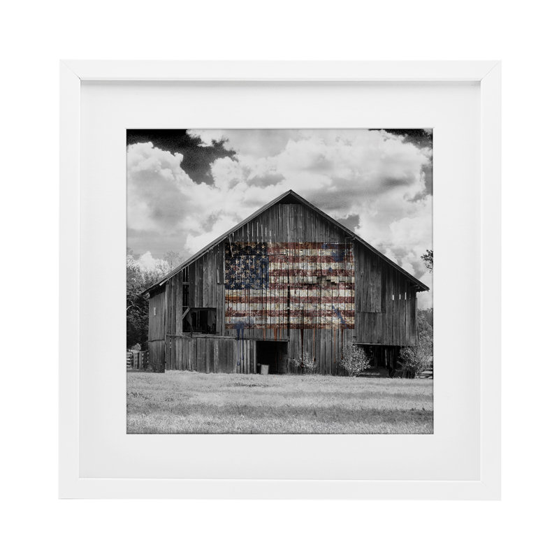 Drapeau des États-Unis, impression de grange monochrome encadrée sous verre, design par Decent Exposures, H 16 po x l 16 po